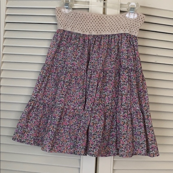 Bella D. Dresses & Skirts - 🌸Host Pick🌸Size small cute floral skirt